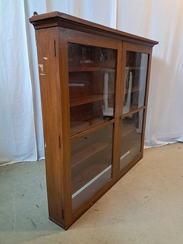 Hj�rne-, v�gskabe o.a.