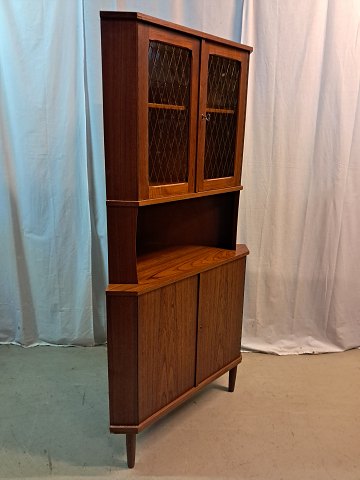 Hj�rne-, v�gskabe o.a.