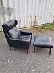 Lænestol med skammel
 Kr. 4800,-