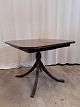 One pillar table
 Kr. 2100,-