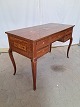 Skrivebord med intarsia
 Kr. 3200,-